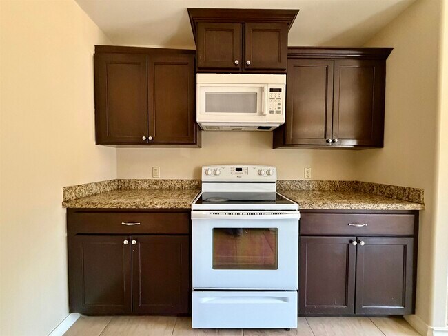 Building Photo - 408 Shiloh Dr