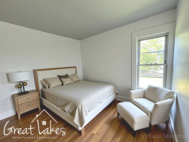 Building Photo - Lovely 4 Bedroom 2 Bathroom now available ...