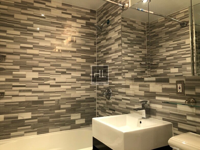 Building Photo - E 100TH ST.