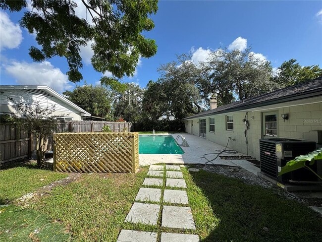 Building Photo - 1205 Winston Rd