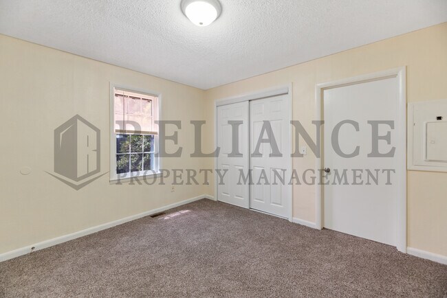 Building Photo - 5714 E Harry St