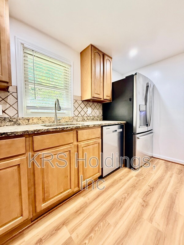 Building Photo - 3931 Forestdale Ave