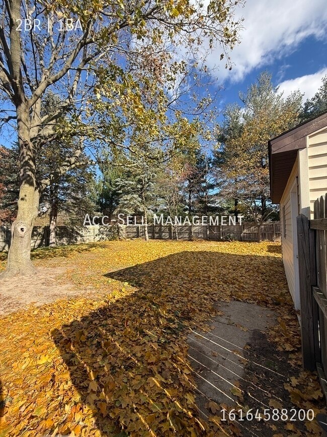 Building Photo - 5962 Ridgebrook Ave SE