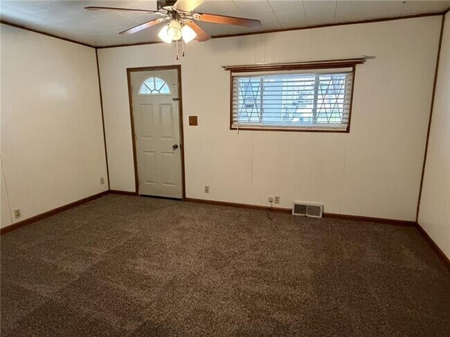 Building Photo - 820 Jacoby Rd