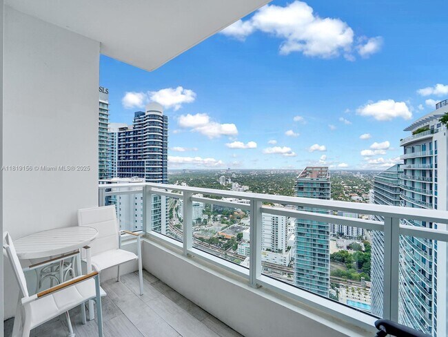Building Photo - 1080 Brickell Ave