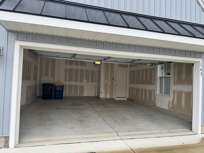 Building Photo - 145 Leander Dr
