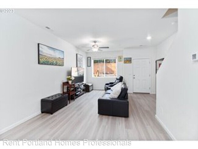 Building Photo - 3 br, 2.5 bath House - 60 NE 134th Place