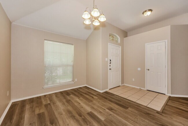 Building Photo - 1542 Reynolds St