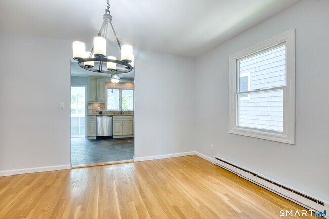 Building Photo - 8 Ridge Pl
