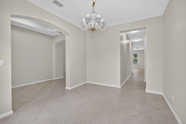 Building Photo - 9479 Sedgewood Dr