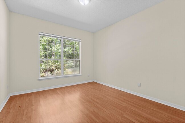 Building Photo - 289 N Churchill Dr