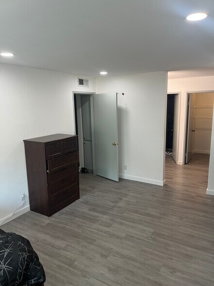 Master Bed - 10300 Caminito Cuervo