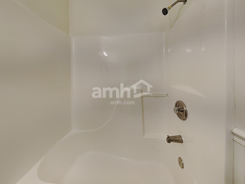 Building Photo - 109 Magnolia Dr