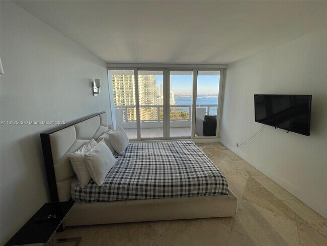 Building Photo - 1717 N Bayshore Dr