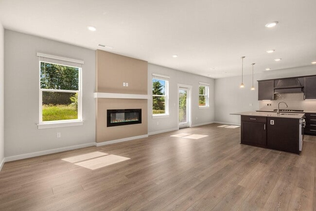 Building Photo - Beautiful Almost new home in Lake Stevens!