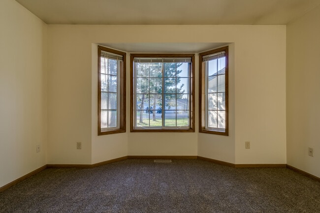 Building Photo - 20924 57th Ave