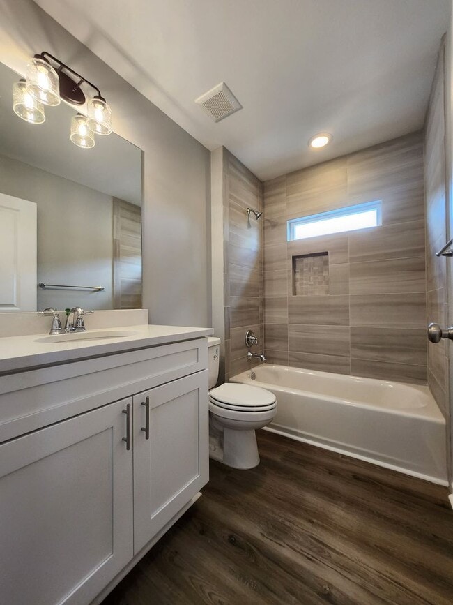 Building Photo - 3 bedroom house for rent in NE Tallahassee's Canopy subdivision, available for move in right away...