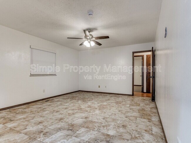 Building Photo - 2604 Brenda Ave
