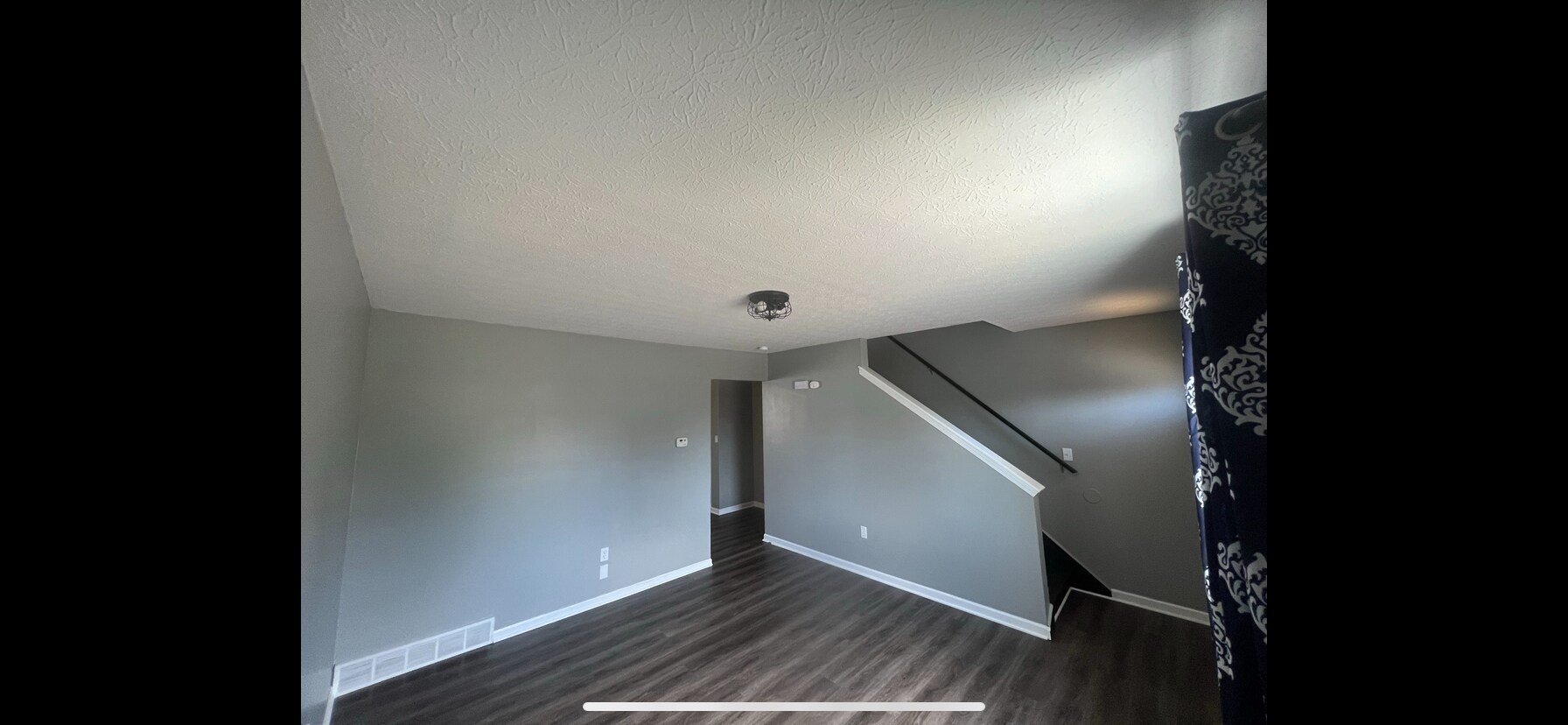 Living room - 228 N Yencer St