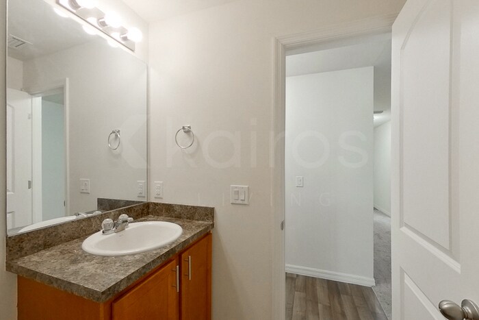 Building Photo - 4418 NE 22nd Ave