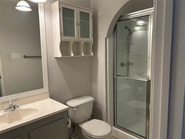 Building Photo - 3919 Coltwood Dr