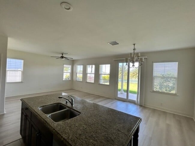 Building Photo - Newer Beautiful 4-Br/2.5-BA Home - Hoakalei Golf Course