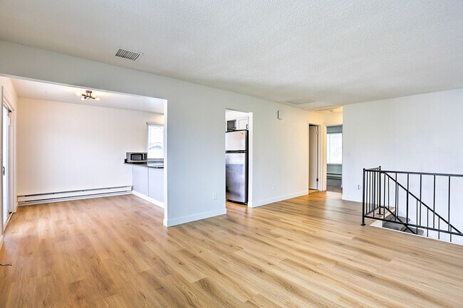 Building Photo - 2655 S Crystal St