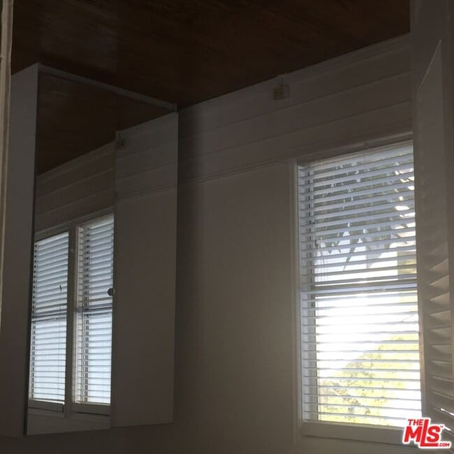 Building Photo - 5245 Maymont Dr