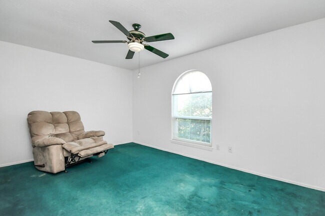 Building Photo - 403 Westwood Dr