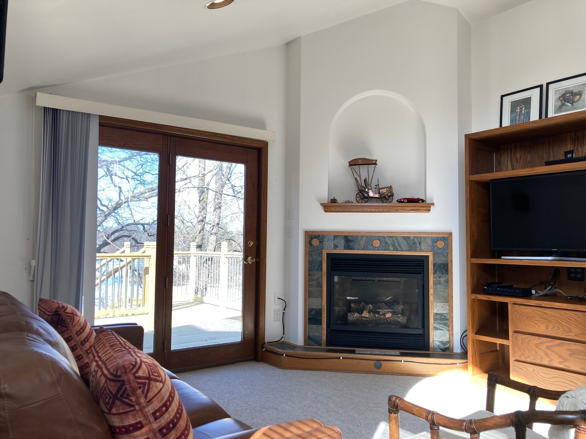 TV/music room in MGS - 335 Water St