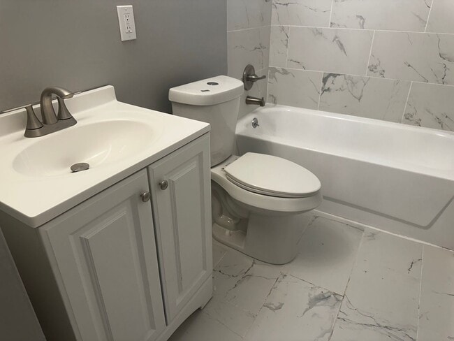 Building Photo - 3 Bedroom Home In Harper Woods