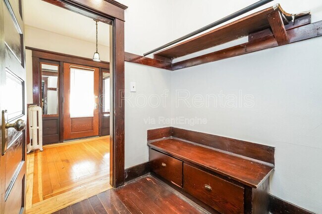 Building Photo - 1319 S 6th Ave