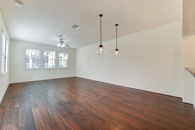 Building Photo - 8422 Sunset Loch Dr