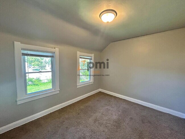 Building Photo - 6138-6138 Ray Ave
