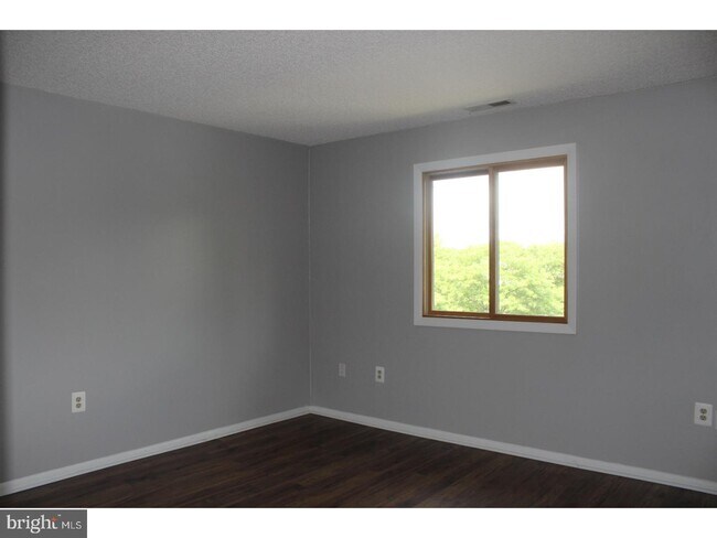 Building Photo - 1309 Ravens Crest Dr