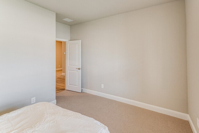 Building Photo - 723 Williams Wy