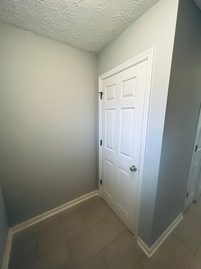 Building Photo - Donahue Crossing Condos, Unit 403