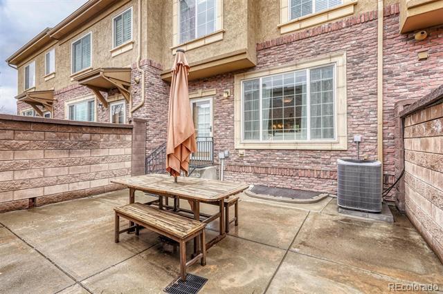 Building Photo - 1000 Rockhurst Dr