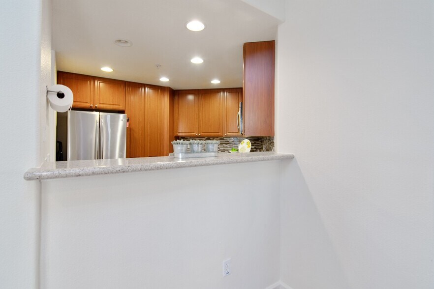 Kitchen Bar Counter - 1883 AGNEW RD UNIT 362