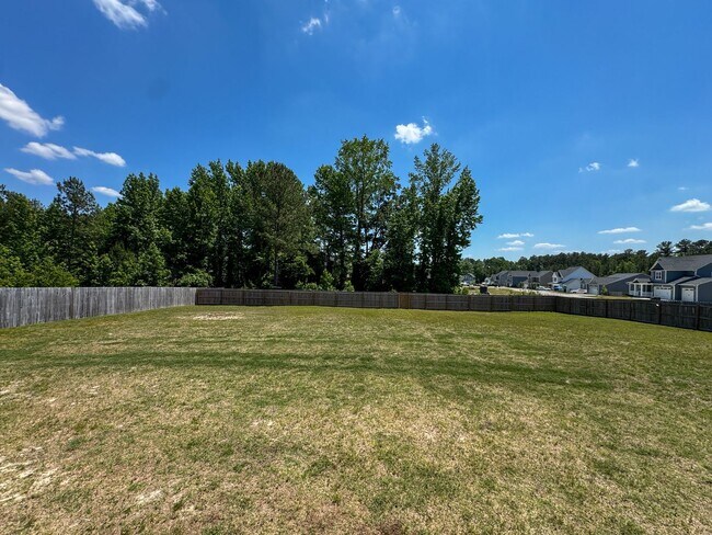 Building Photo - Stunning 4 Bed 2.5 Bath Home in Cameron with Fenced Yard