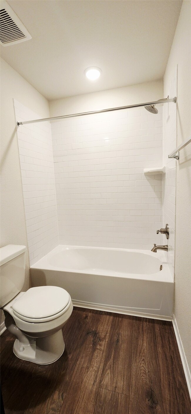 Building Photo - 422 Magnolia Ln