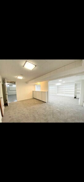 Building Photo - 22837 Sunnyside St