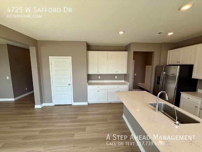 Building Photo - 4725 W Safford Dr