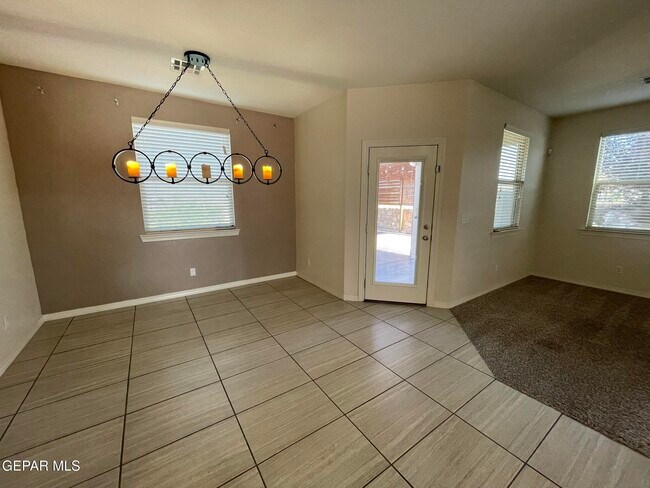 Building Photo - 101 S Manzanita Dr