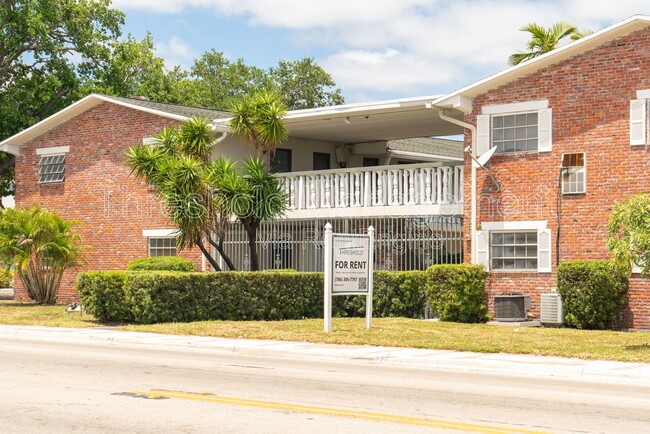 Interior Photo - Continental West Apartments