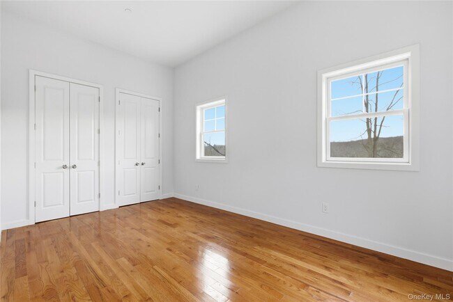 Building Photo - 99 Main St