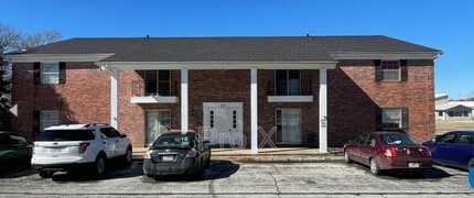 Building Photo - 2037 S River St