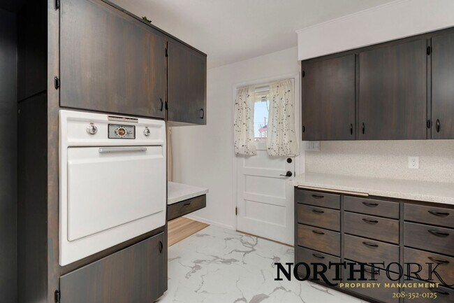 Building Photo - 4-Bedroom Home with Pasture Option in Nampa