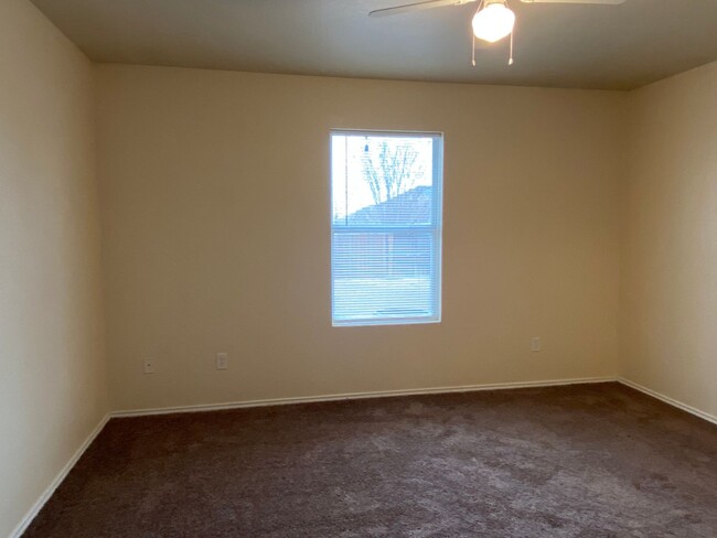 Building Photo - 4 BEDROOM + OFFICE, BELTON ISD