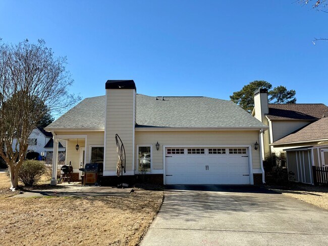 Building Photo - 4BR home close to downtown Watkinsville